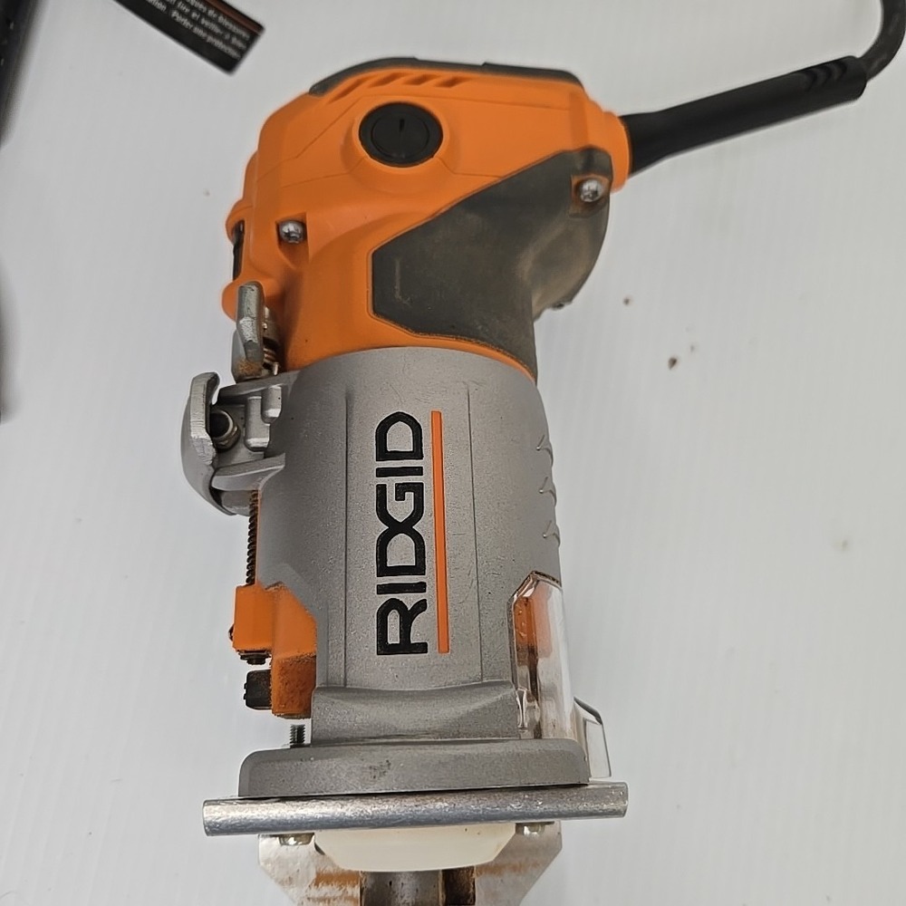 RIDGID R2401 1.5 HP 5.5A Corded Compact Router - Picture 2 of 4